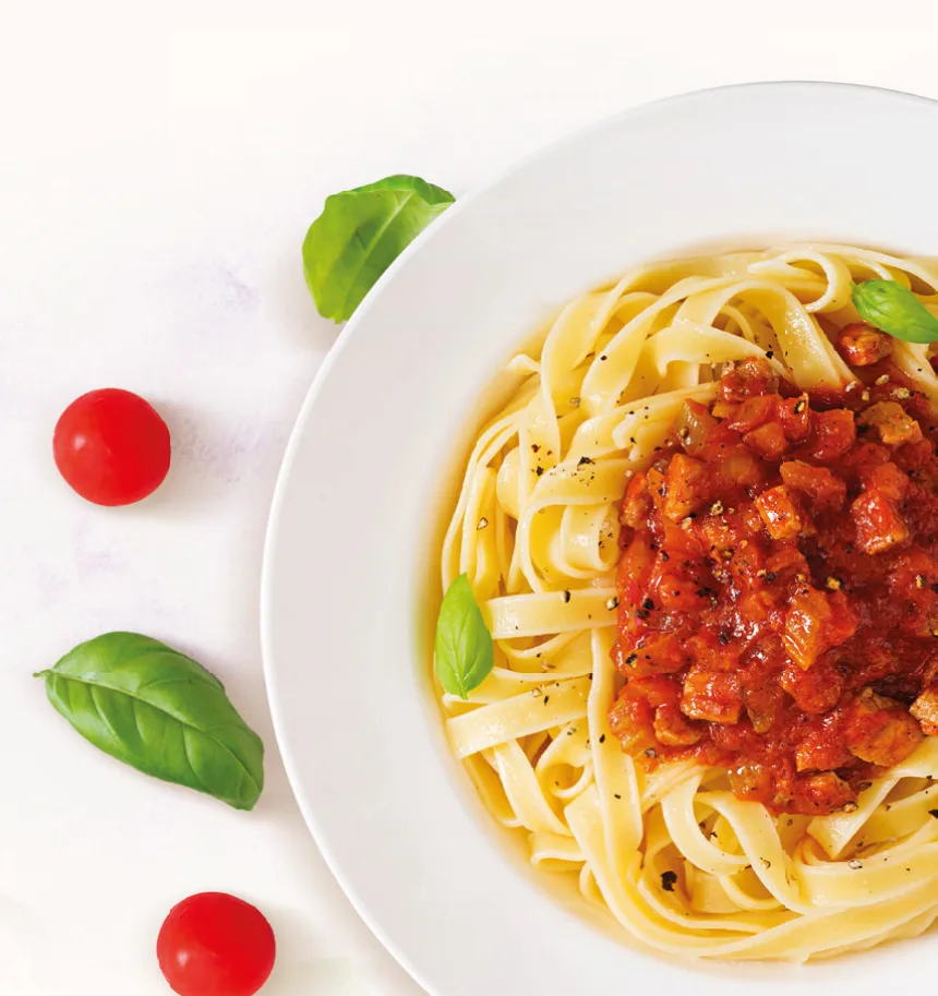 Massa Caseira Boccone com molho de tomate